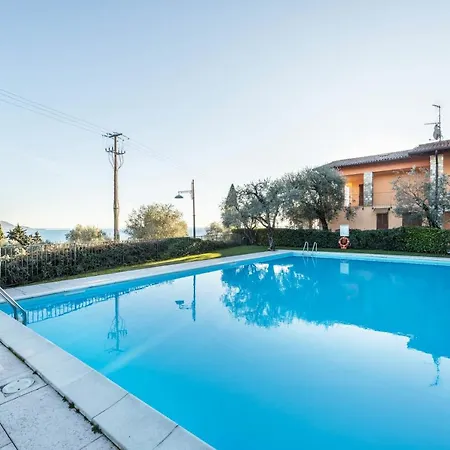 Apartament 34 *